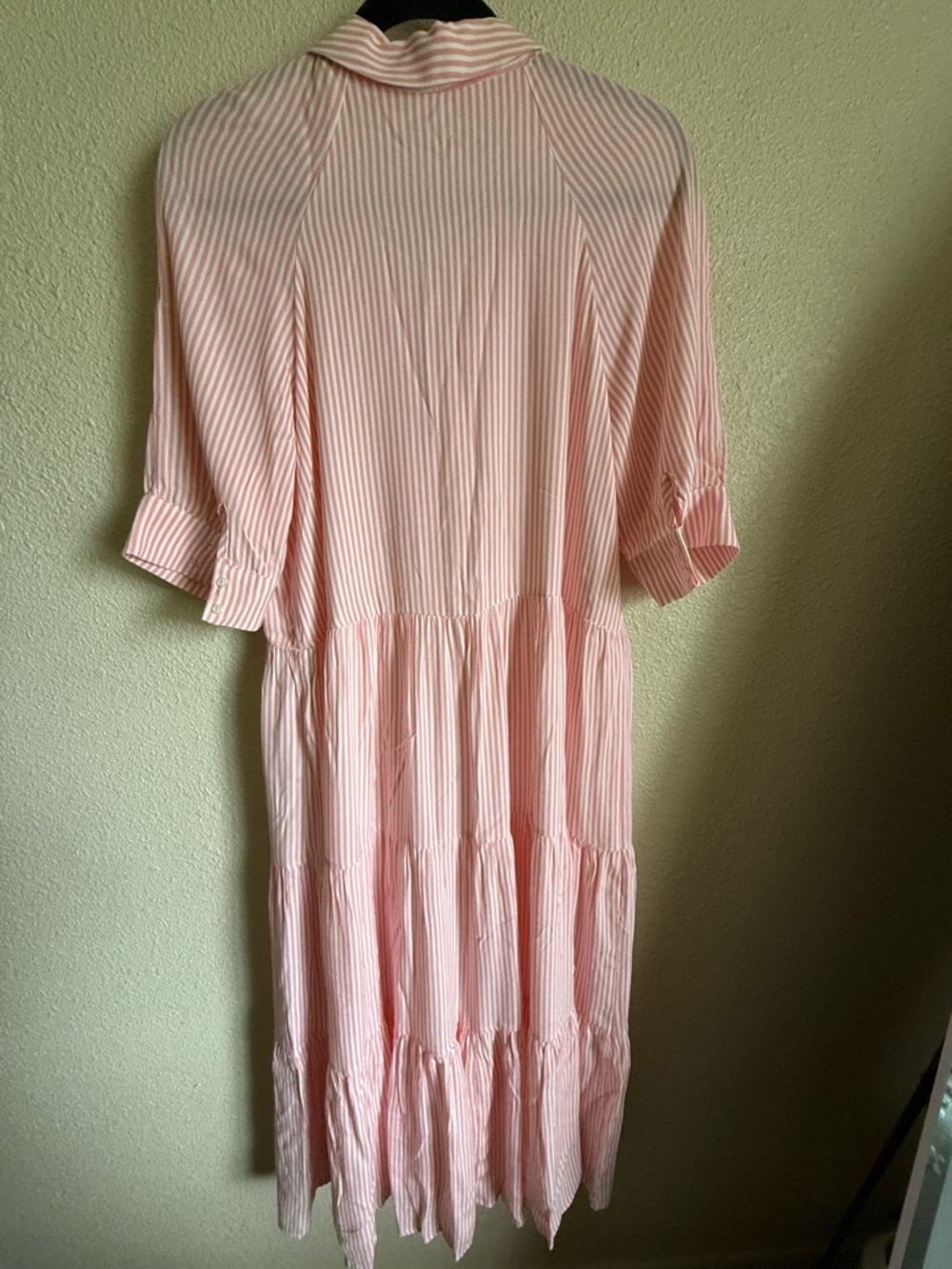 Relaxed Pink Tiered Midi Shirt Dress - Picture 4 of 7